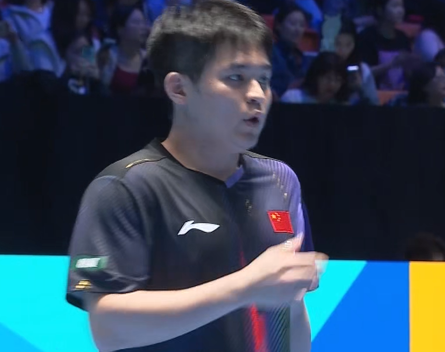华体会体育app下载-林诗栋横扫郭冠宏锁小组第一！前两局吊打，第三局巩固关键分！